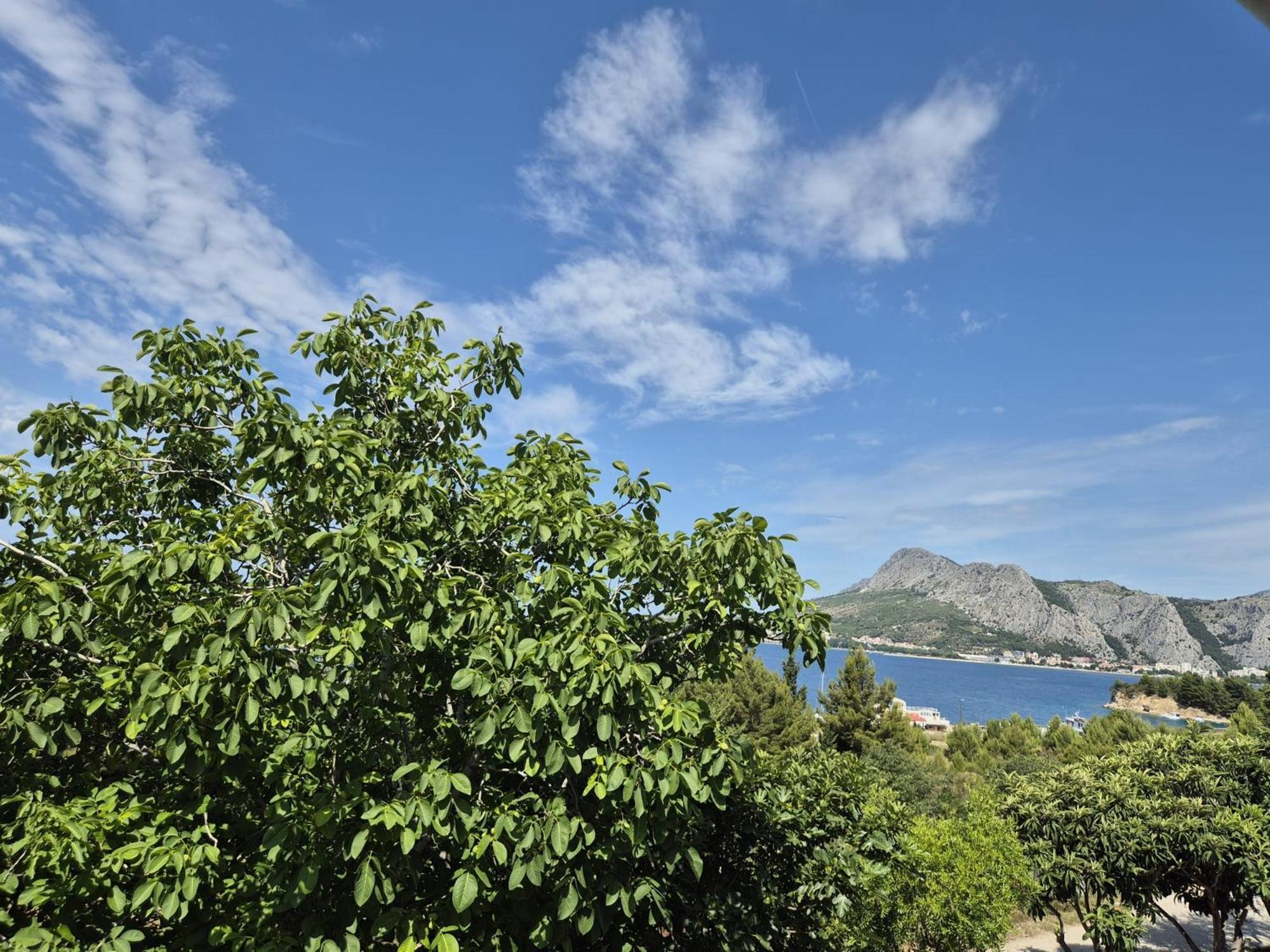 Lovely Apartment Omis Exterior photo